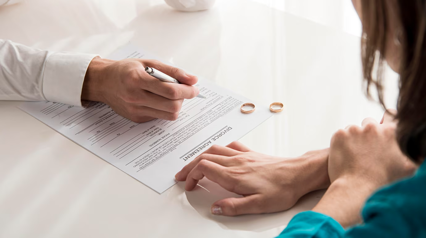 How to Prepare for Your First Christmas After Divorce